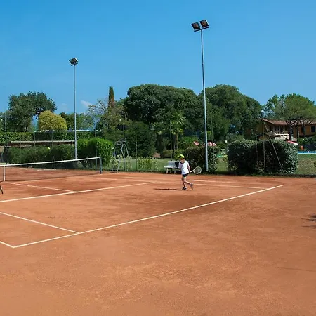 Campeggio La Rocca 4*