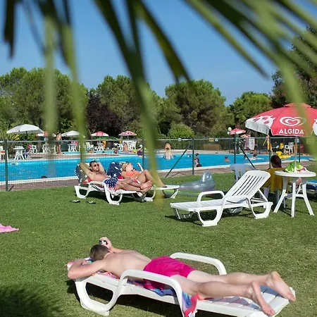 مكان تخييم La Rocca 4*